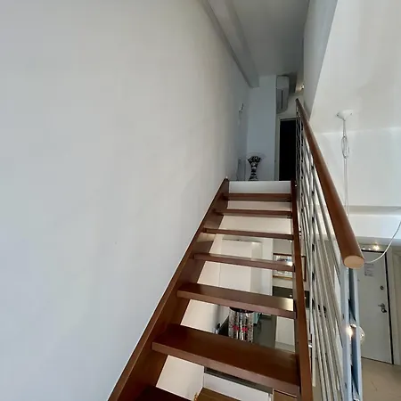 Nello - Reception Apartment Triest